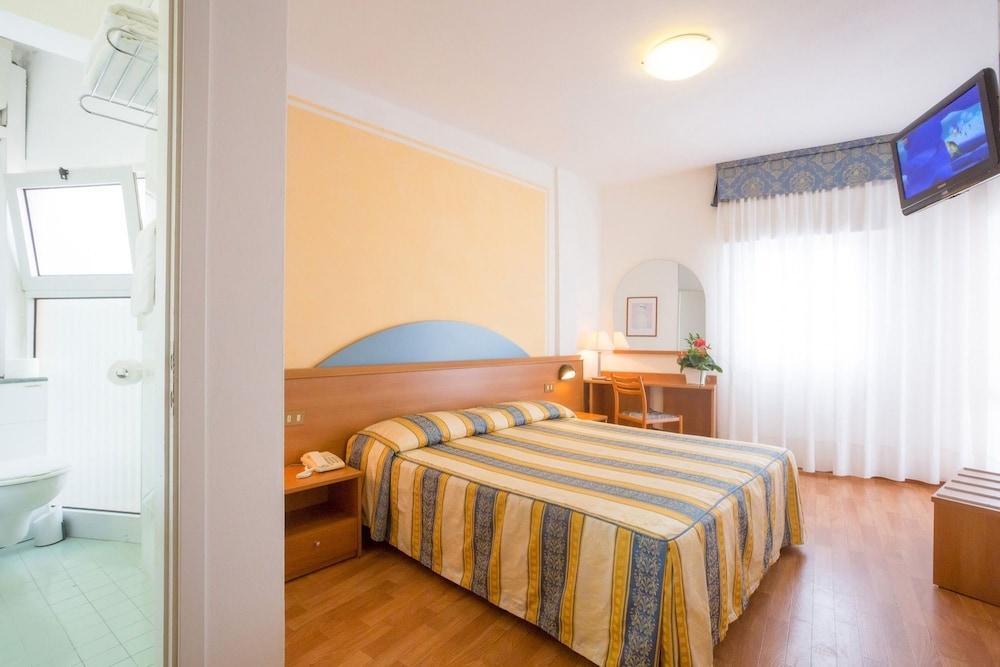 Hotel Adria Sul Mare Caorle Extérieur photo