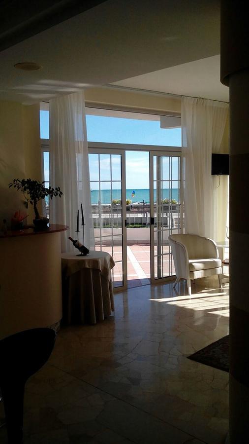 Hotel Adria Sul Mare Caorle Extérieur photo
