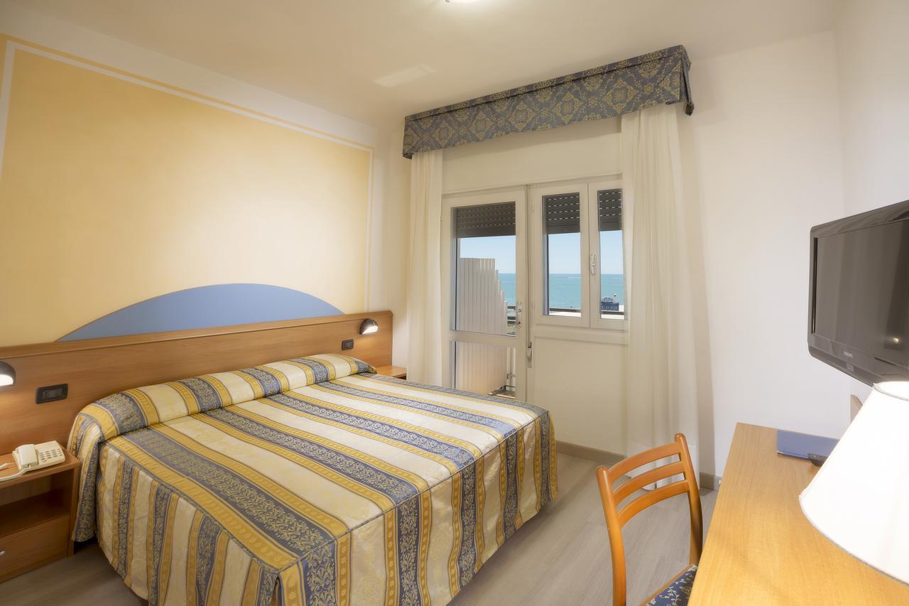 Hotel Adria Sul Mare Caorle Extérieur photo