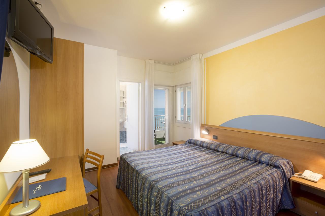 Hotel Adria Sul Mare Caorle Extérieur photo