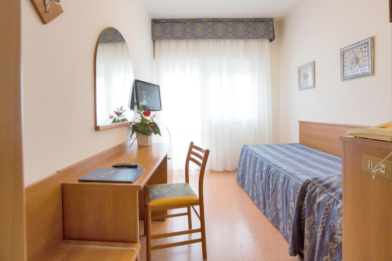 Hotel Adria Sul Mare Caorle Extérieur photo